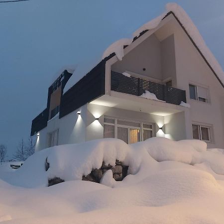 Elegant Inn Gospic Exterior photo