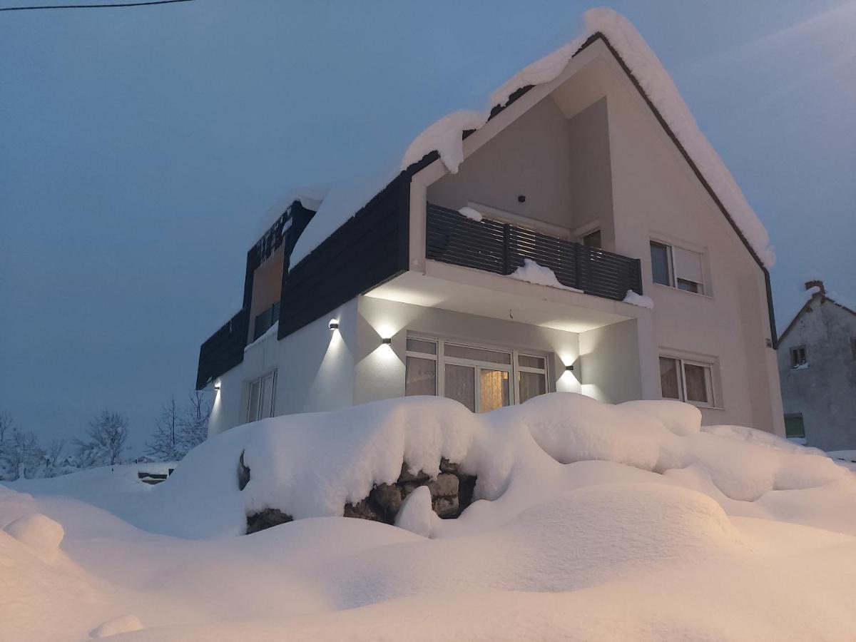 Elegant Inn Gospic Exterior photo